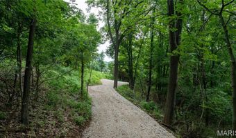 700 Old Kiefer Creek Rd, Ballwin, MO 63021