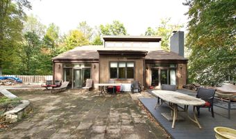 8312 UPPER SPRING Ln, Annandale, VA 22003