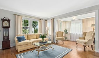 15 Devonshire Dr, Darien, CT 06820