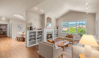 989 Golden Aspen Pl, Ashland, OR 97520