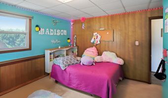 11 Linda Ln, Aberdeen, SD 57401