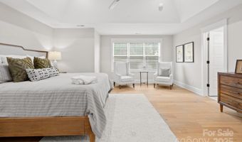 6906 Providence Ln W, Charlotte, NC 28226