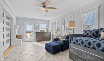 205 Barefoot Ln, Atlantic Beach, NC 28512