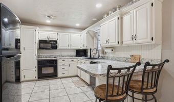 319 Cameron Dr, Altus, OK 73521