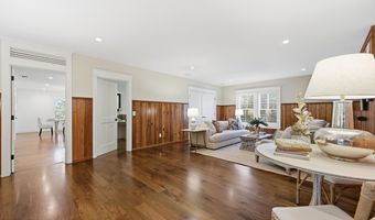 698 BEACH Ave, Atlantic Beach, FL 32233