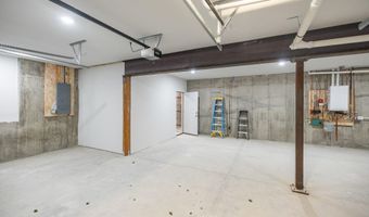 86 Western Ave, Auburn, ME 04210