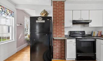 227 High St, Belfast, ME 04915