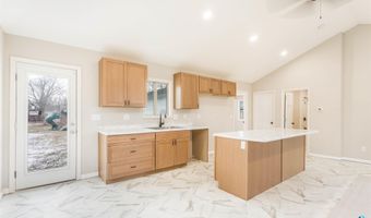 505 W Cedar St, Beresford, SD 57004