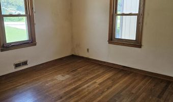 513 N Oak St, Agency, IA 52530