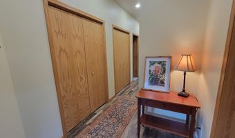 635 LAURISA Ln, Antigo, WI 54409