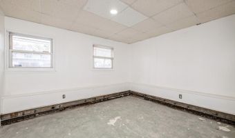 101 Monroe St, Amityville, NY 11701