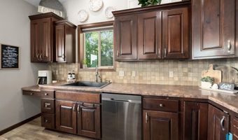 212 N Fairway Dr, Brandon, SD 57005