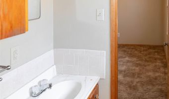 204 Acoma Dr, Clovis, NM 88101