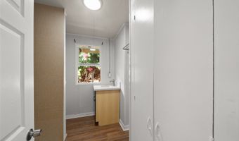 3904 Maunahilu Pl, Honolulu, HI 96816