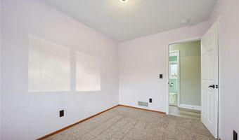 3824 Tower Pond Dr, Anoka, MN 55303