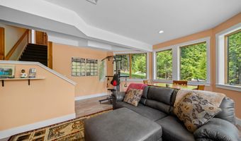 119 Moat View Dr, Albany, NH 03813