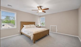 156 Myrtle Ave, Belford, NJ 07718