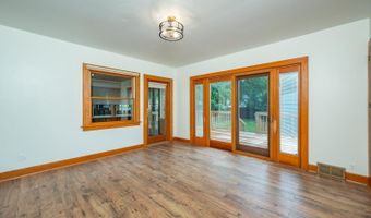 822 7th St, Ames, IA 50010