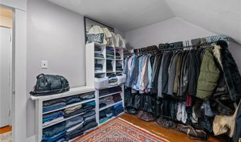 49 Arnold St, East Providence, RI 02915