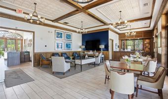 5610 GOLDEN ISLES Dr, Apollo Beach, FL 33572