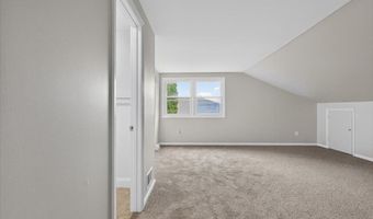 12 Winifred Dr, Albany, NY 12205