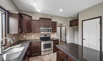 4715 NW 2nd St, Ankeny, IA 50023