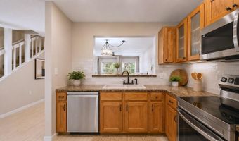 641 MAPLE OAK Cir 101, Altamonte Springs, FL 32701