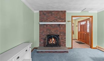 13 Sunnyside Dr, Cumberland, RI 02864