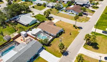 635 Jamaica Cir E, Apollo Beach, FL 33572