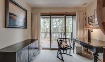 6 Williamsburg Ln, Bedford, NH 03110