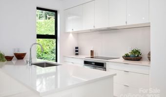 7 Haith Dr, Asheville, NC 28801