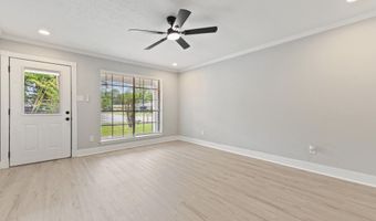 7120 Bienville Dr, Biloxi, MS 39532