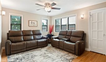 814 Prairie St, Adel, IA 50003