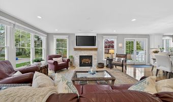 42 Windsor St, Jamestown, RI 02835
