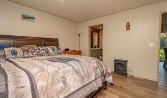 3 Back Rd, Abbot, ME 04406