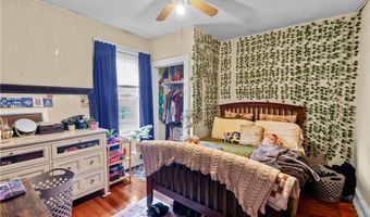 95 School St, Lincoln, RI 02865