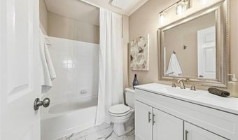 1445 Whispering Creek Dr J, Ballwin, MO 63021