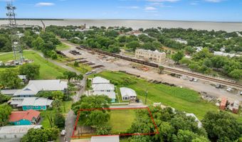 306 Union St, Bay St. Louis, MS 39520