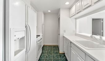 901 N MONROE St 1414, Arlington, VA 22201