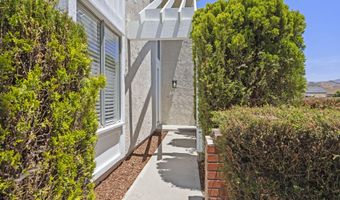 196 Mariposa Dr, Camarillo, CA 93012