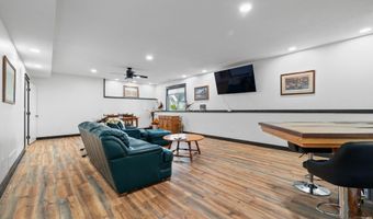 1827 Ledges Dr, Ames, IA 50010