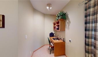 2 Ewes Ln, Bella Vista, AR 72715
