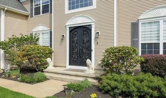 5 Denise Dr, Allentown, NJ 08501
