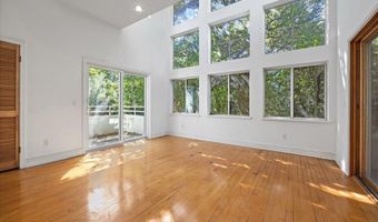 94 OCEANSIDE Dr, Atlantic Beach, FL 32233