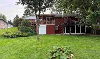841 Country Club Dr, Akron, IA 51001