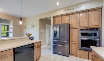 5120 Country Hills Dr, Aurora, IN 47001