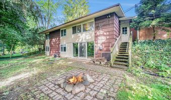 1020 Traver Ct, Ann Arbor, MI 48105