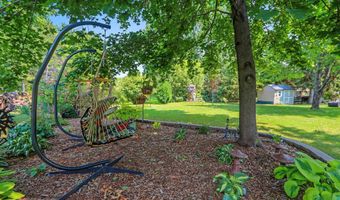 N254 MEADOWBREEZE Court, Appleton, WI 54915