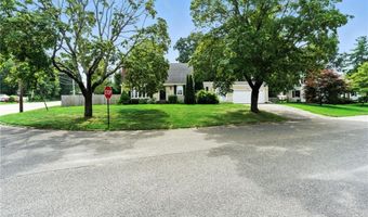 10 Mark Dr, Cranston, RI 02920