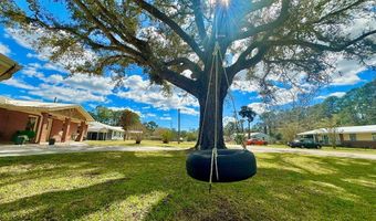 23 Apalachee St, Apalachicola, FL 32320